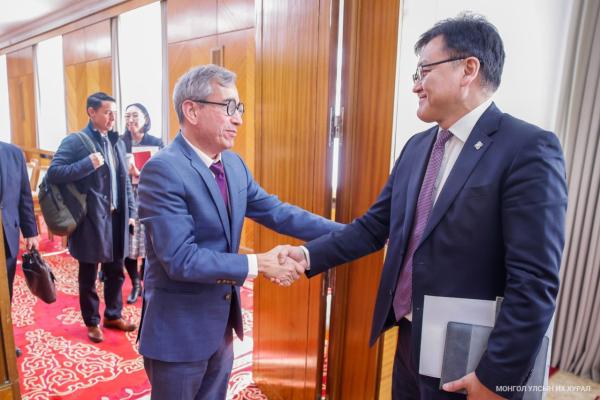 Б.Найдалаа Олон улсын валютын сангийн төлөөлөгчидтэй уулзлаа