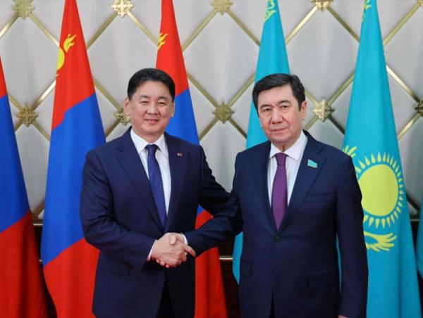 Ерөнхийлөгч У.Хүрэлсүхэд Казахстаны парламентын дарга бараалхлаа