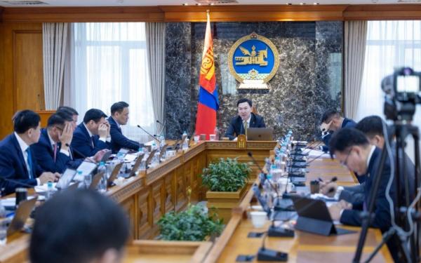 Засгийн газрын хуралдаан болж байна