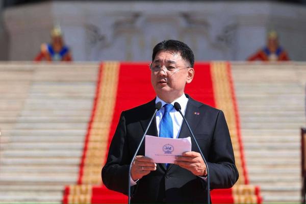&ldquo;Төрийн далбааны өдөр&rdquo;-т зориулсан цэргийн ёслолын жагсаал боллоо
