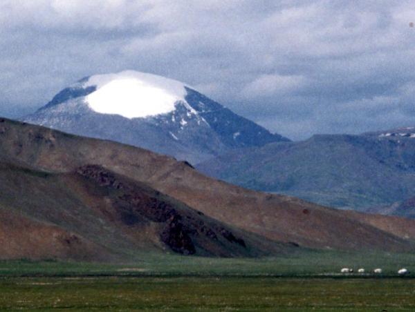 Байгаль хамгаалагчид 44.5 тонн хог хаягдал цуглуулжээ