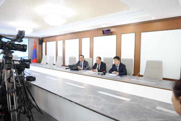 Нэгдүгээр ангийн сурах бичгийн нийлүүлэлтийг аравдугаар сард нийлүүлнэ